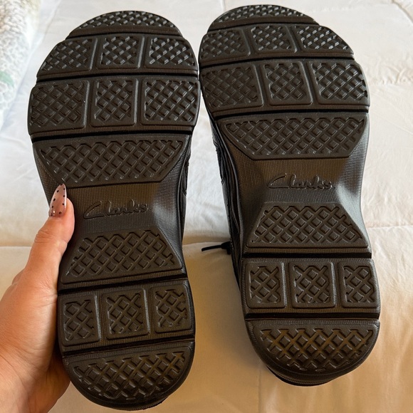 CLARKS MENS XTR LITE BLACK OTHER LEATHER LACE UP SHOES NEVER WORN SIZE 9 - Picture 3 of 4